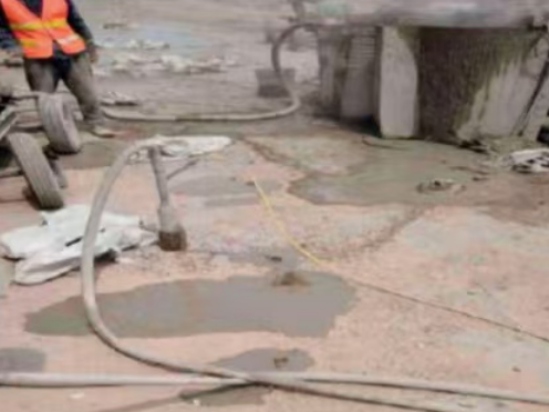 辽阳水泥混凝土路面板底注浆技术 路面脱空注浆整治方案